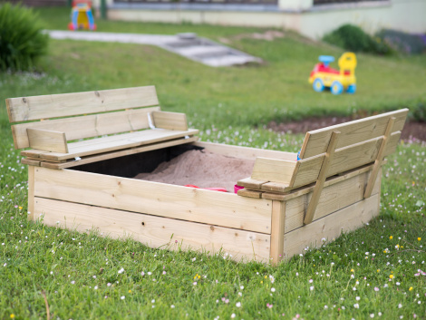Sandpit with a lid and seating