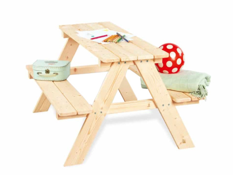 Children's picnic table without backrests